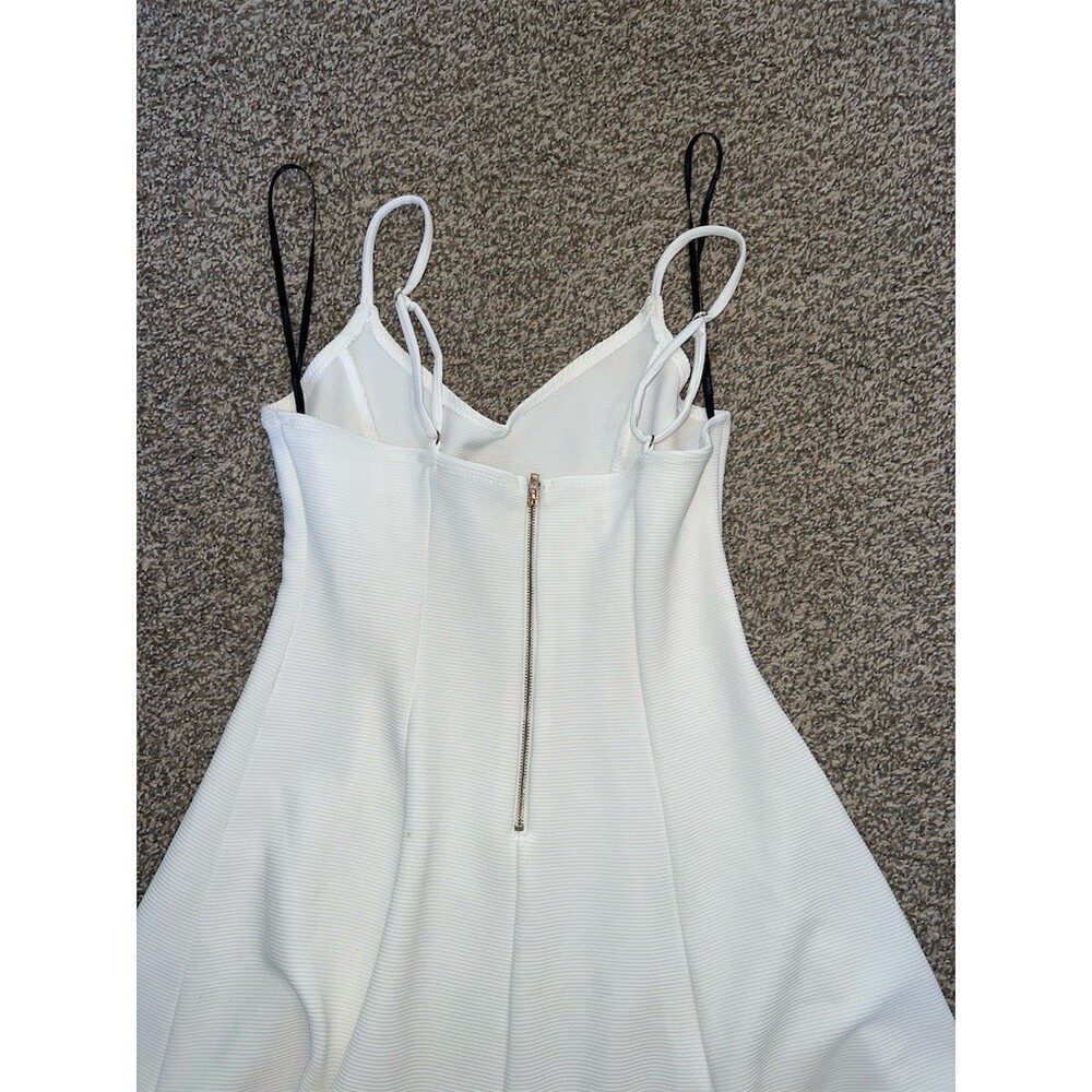 Forever 21 Dress Womens Size S White Fit & Flare Mini V-Neck Back Zip - Picture 2 of 6